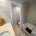 Bed & Breakfast Paris *
